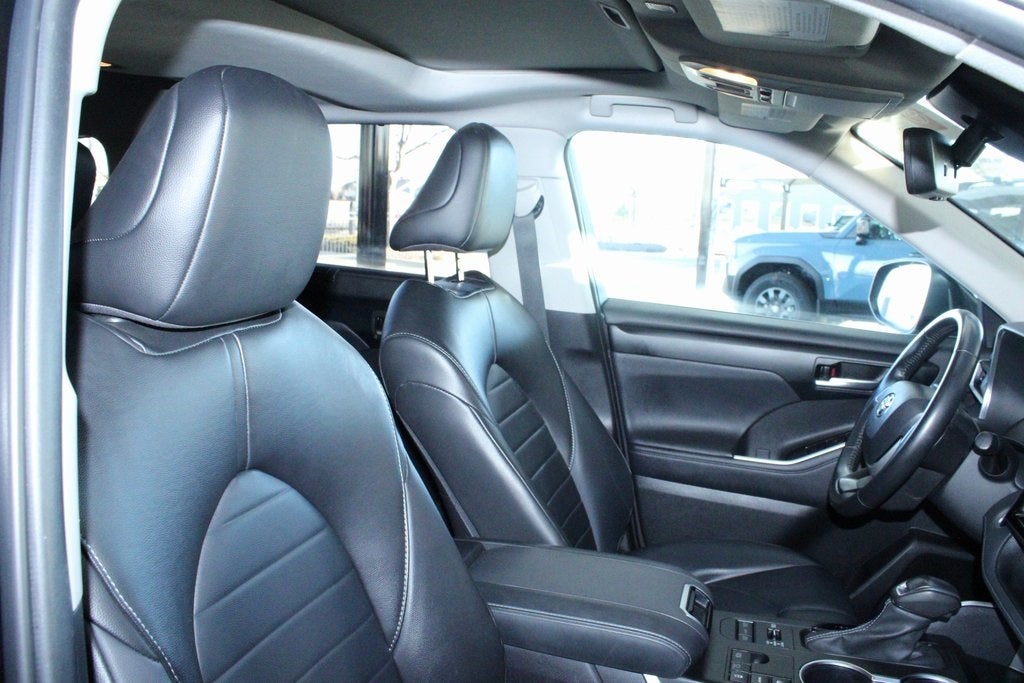 2024 Toyota HIGHLANDER XLE