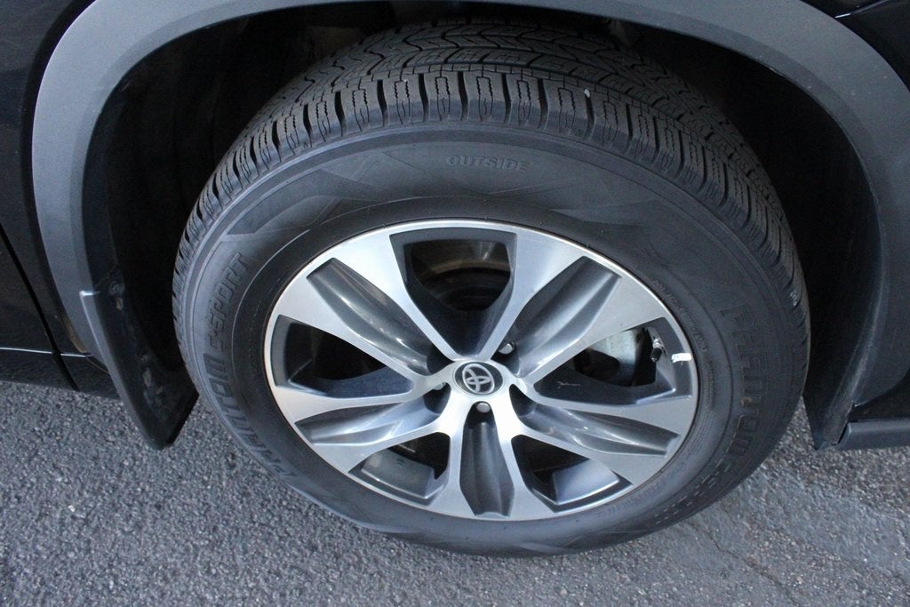 2024 Toyota HIGHLANDER XLE