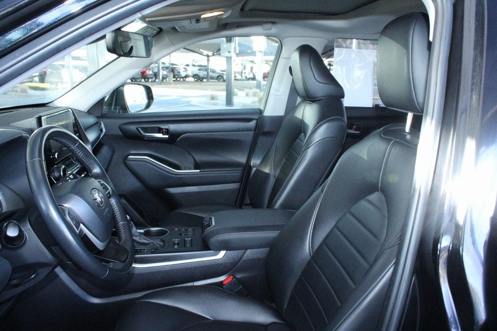 2024 Toyota HIGHLANDER XLE