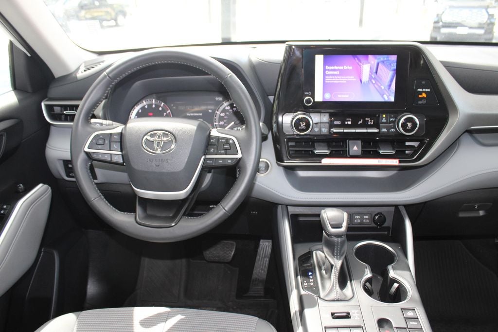 2025 Toyota HIGHLANDER LE