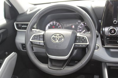 2025 Toyota HIGHLANDER LE
