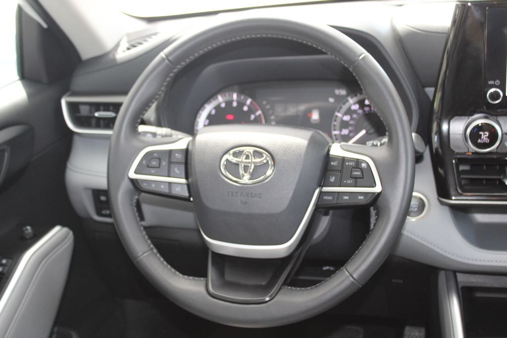 2025 Toyota HIGHLANDER LE