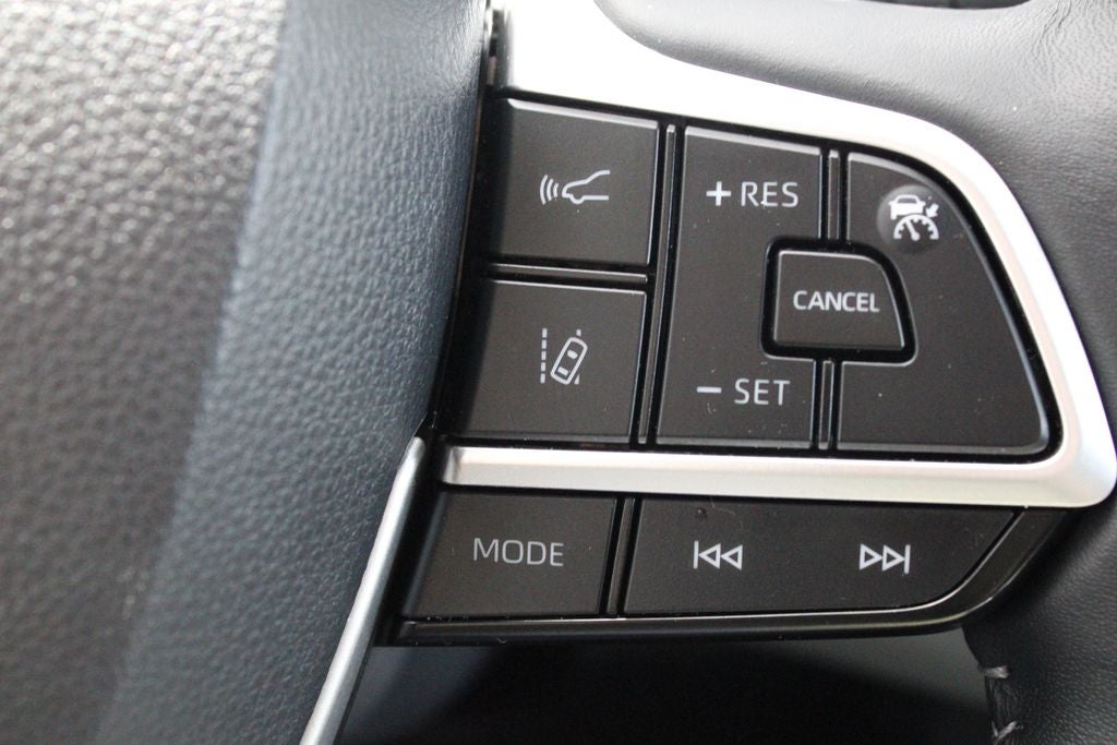 2025 Toyota HIGHLANDER LE