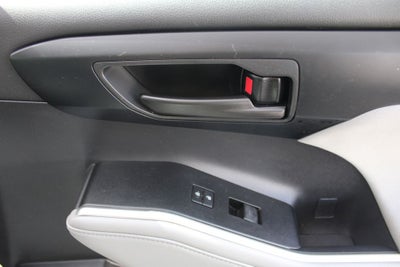 2025 Toyota HIGHLANDER LE