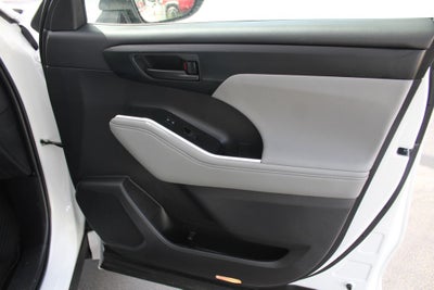 2025 Toyota HIGHLANDER LE