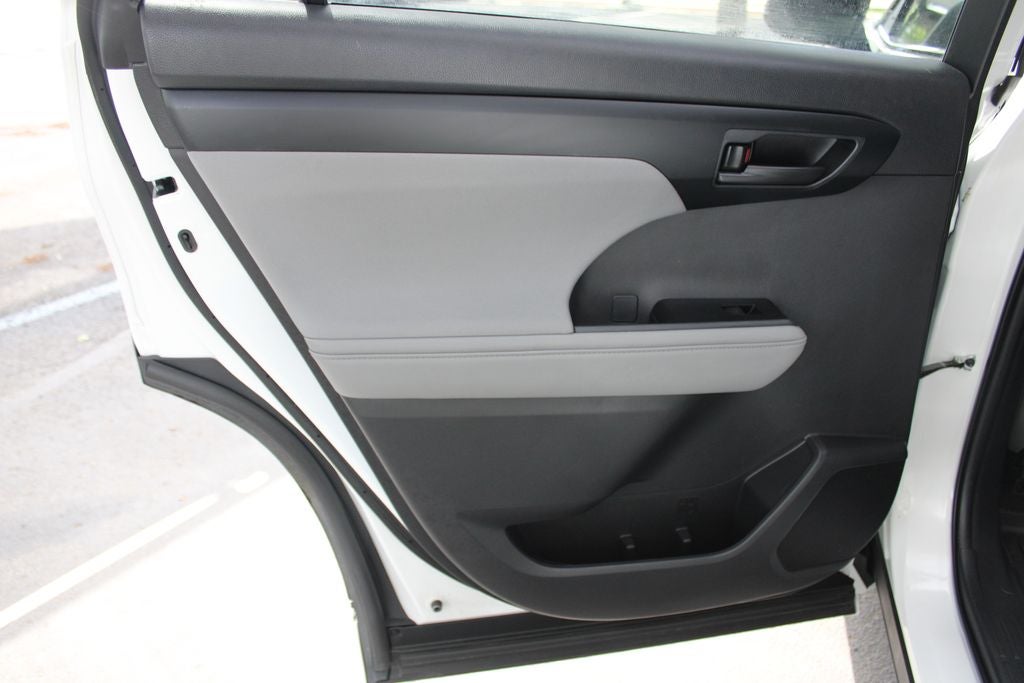 2025 Toyota HIGHLANDER LE