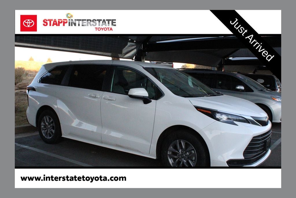 2025 Toyota Sienna LE 8 Passenger