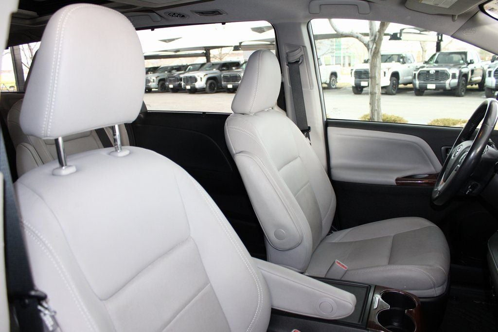 2019 Toyota SIENNA LTD PREM Limited Premium 7 Passenger