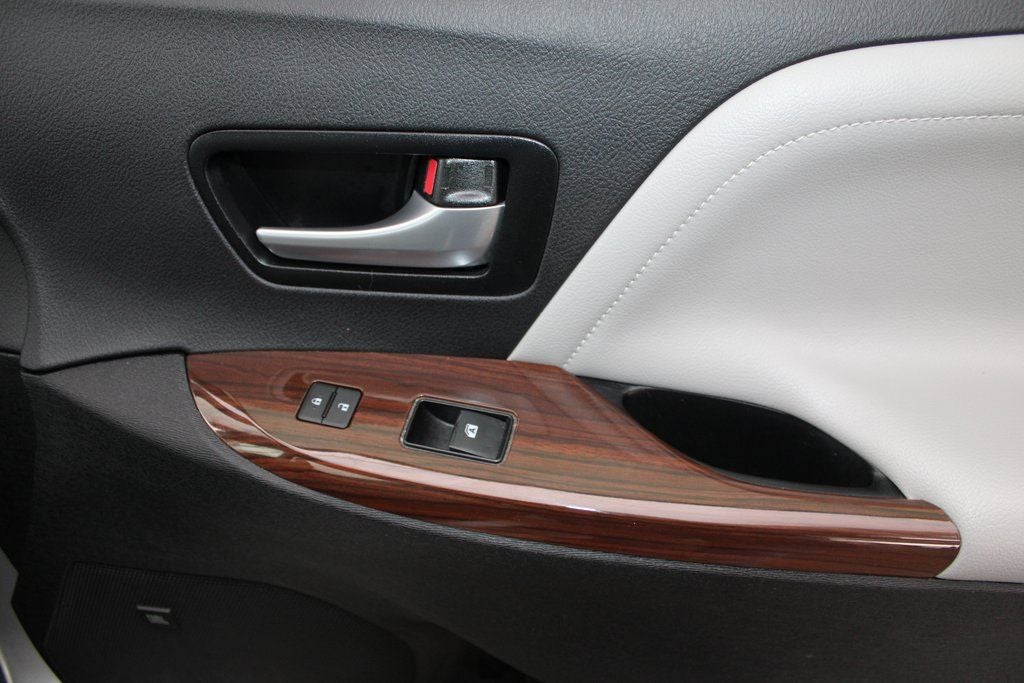 2019 Toyota SIENNA LTD PREM Limited Premium 7 Passenger