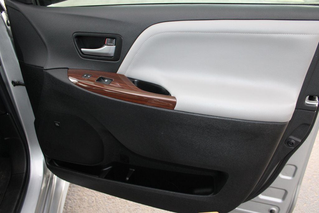 2019 Toyota SIENNA LTD PREM Limited Premium 7 Passenger