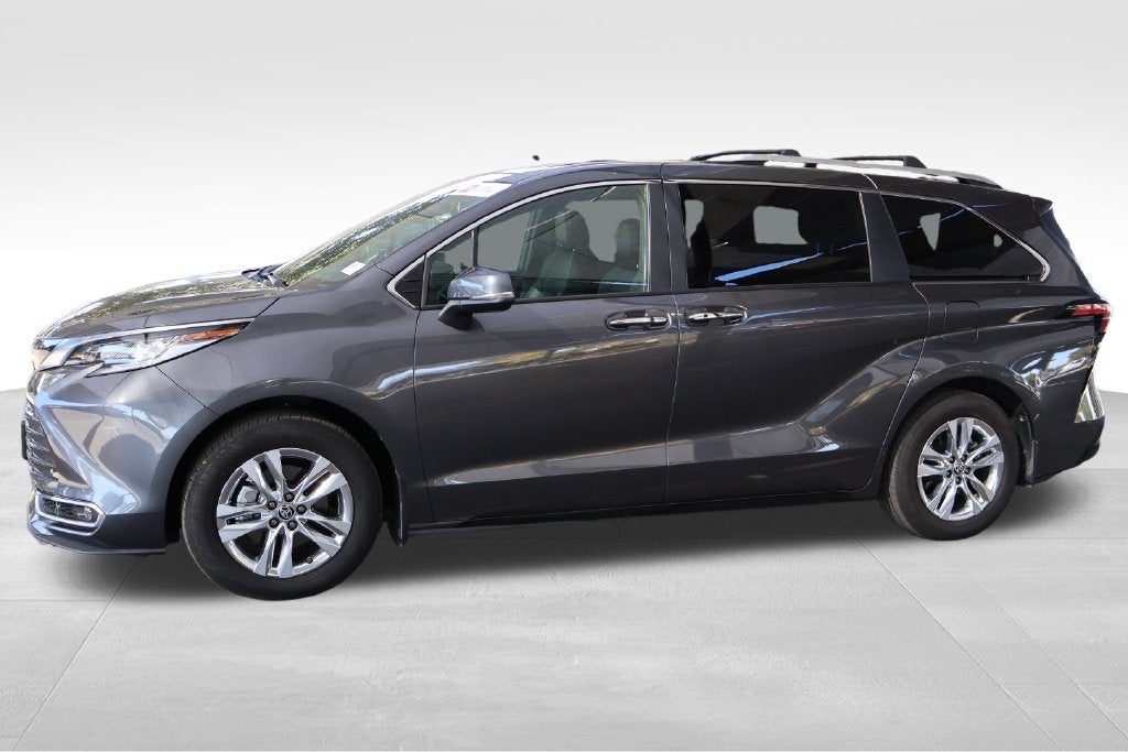2025 Toyota Sienna Limited 7 Passenger