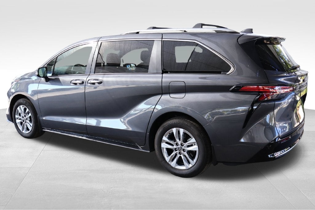 2025 Toyota Sienna Limited 7 Passenger
