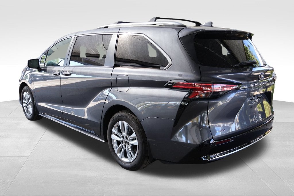 2025 Toyota Sienna Limited 7 Passenger