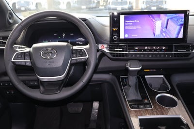 2025 Toyota Sienna Limited 7 Passenger