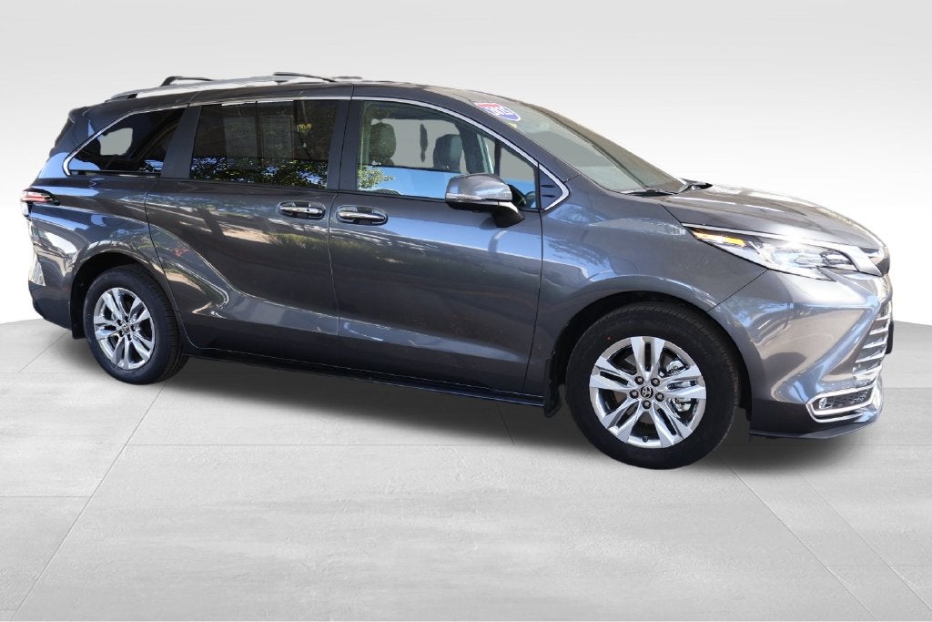 2025 Toyota Sienna Limited 7 Passenger