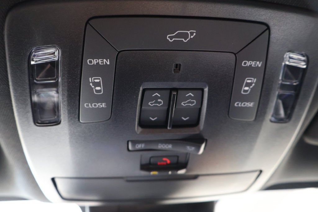 2025 Toyota Sienna Limited 7 Passenger