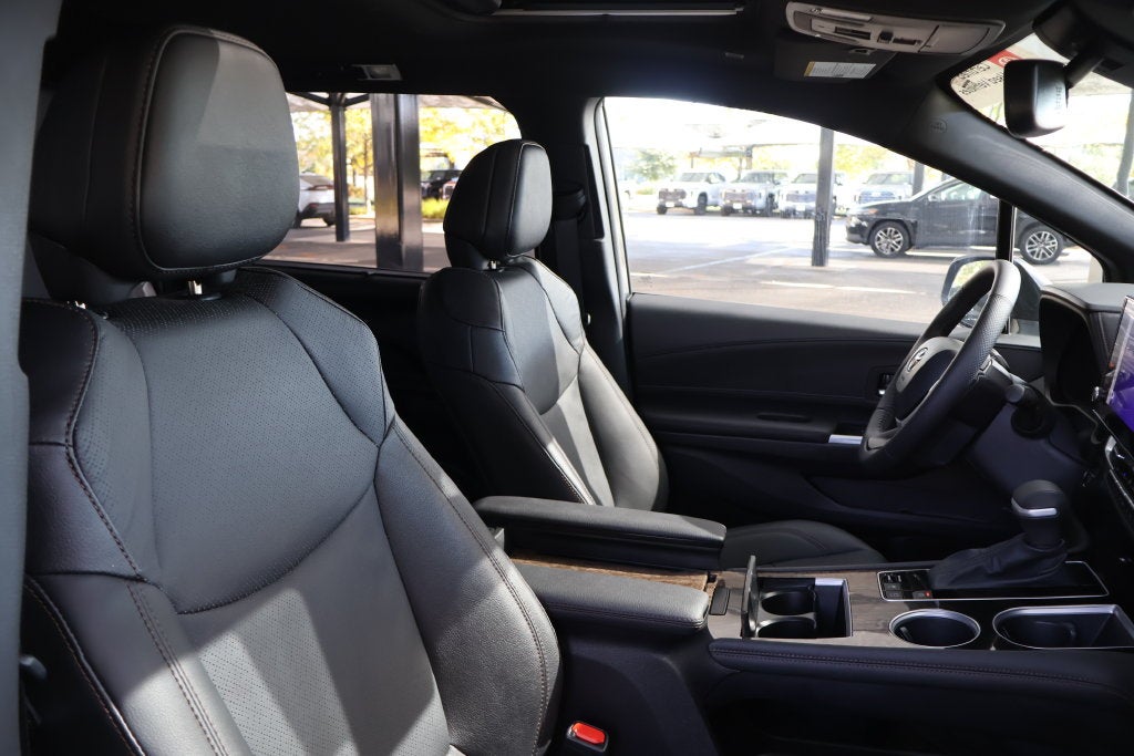 2025 Toyota Sienna Limited 7 Passenger