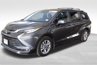 2025 Toyota Sienna Limited 7 Passenger