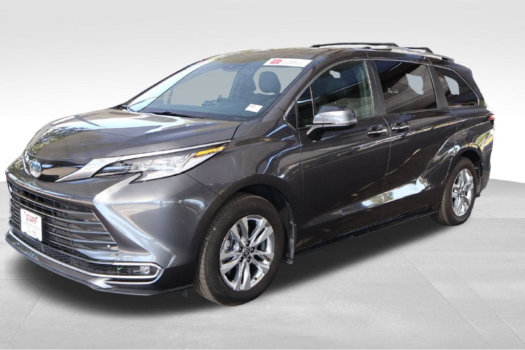 2025 Toyota Sienna Limited 7 Passenger