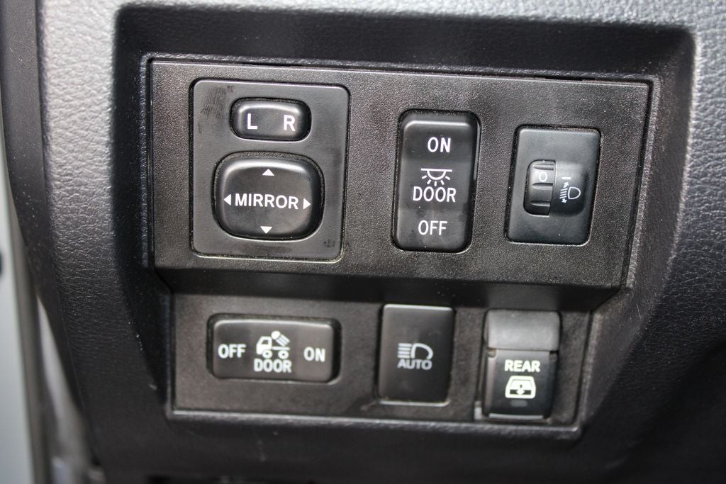 2019 Toyota TUNDRA 4X4 SR5