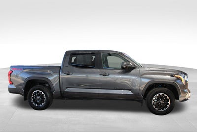 2025 Toyota TUNDRA 4X4 SR5