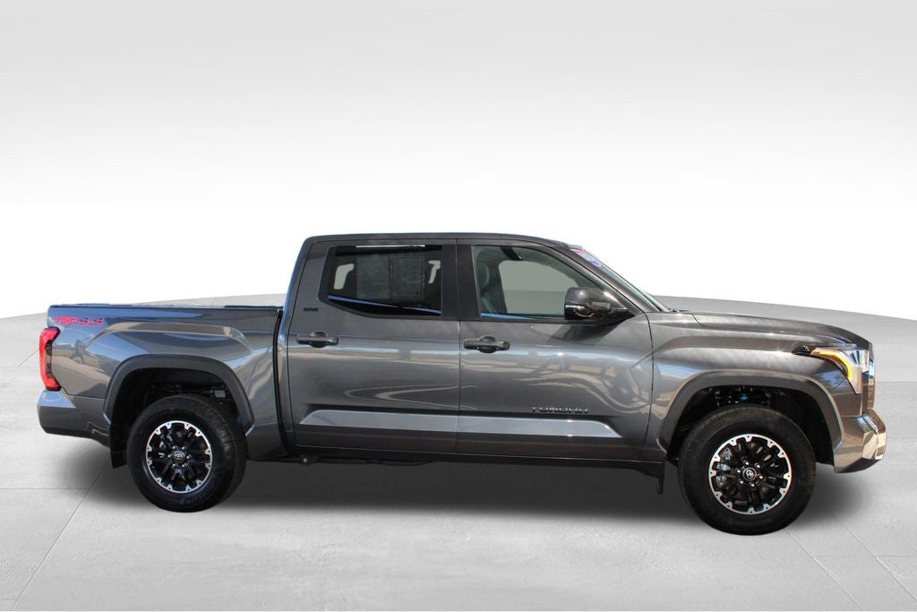 2025 Toyota TUNDRA 4X4 SR5