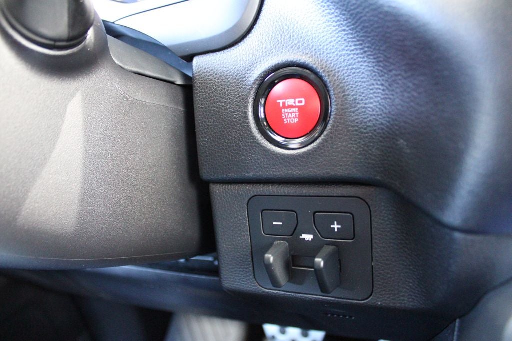 2025 Toyota TUNDRA 4X4 SR5