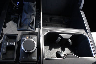 2025 Toyota TUNDRA 4X4 SR5