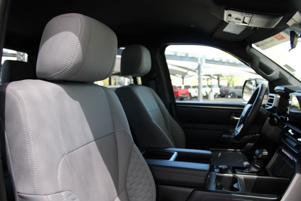 2025 Toyota TUNDRA 4X4 SR5