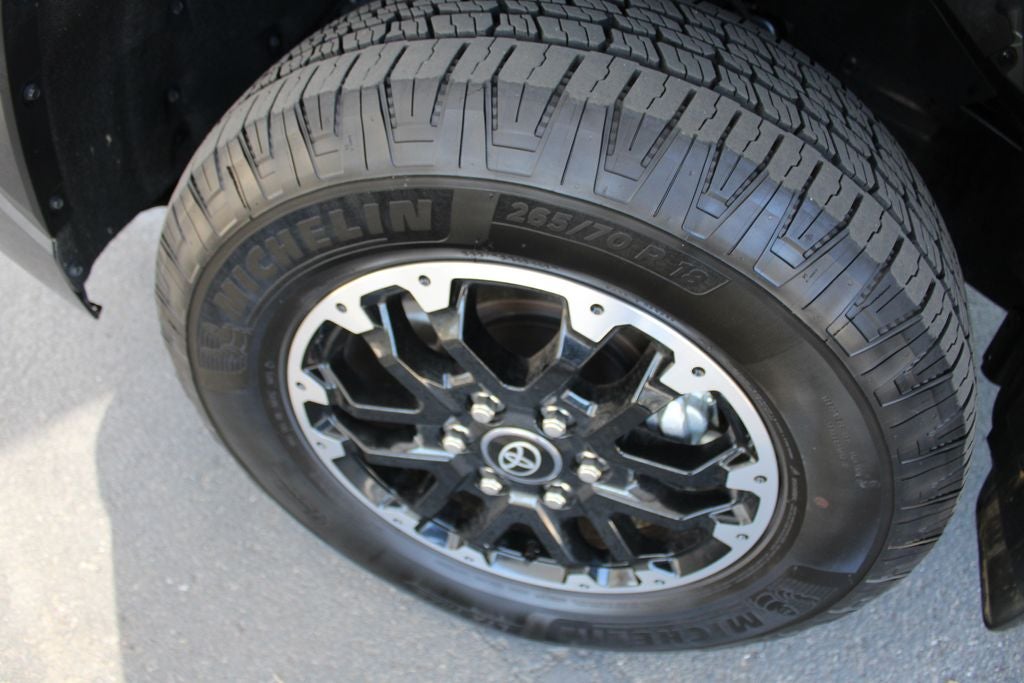 2025 Toyota TUNDRA 4X4 SR5