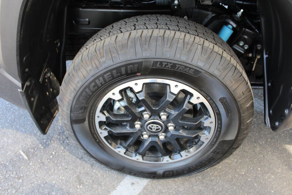 2025 Toyota TUNDRA 4X4 SR5