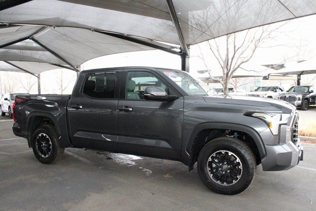 2025 Toyota TUNDRA 4X4 SR5