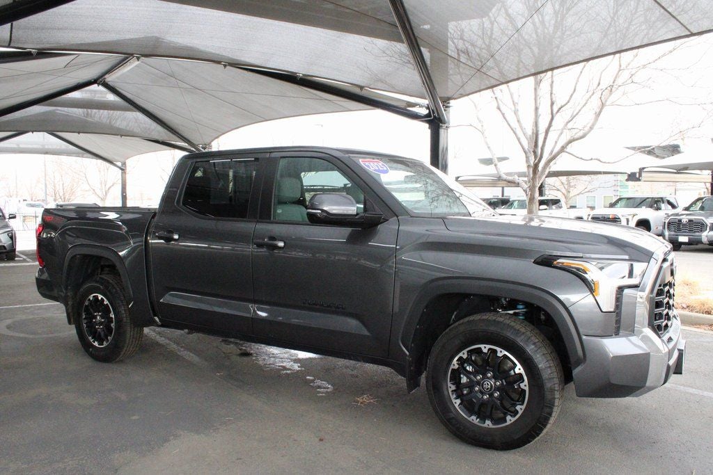 2025 Toyota TUNDRA 4X4 SR5