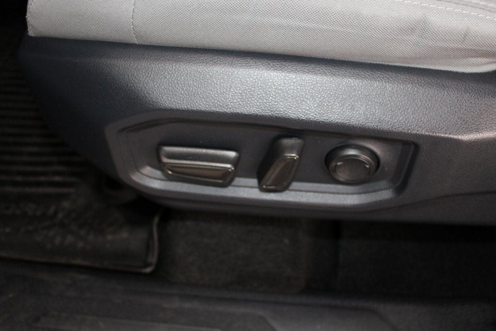 2025 Toyota TUNDRA 4X4 SR5