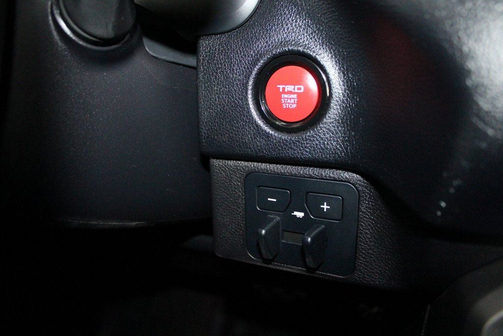 2025 Toyota TUNDRA 4X4 SR5