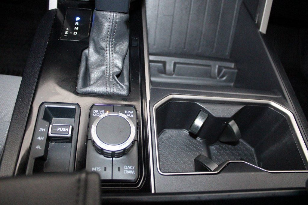 2025 Toyota TUNDRA 4X4 SR5