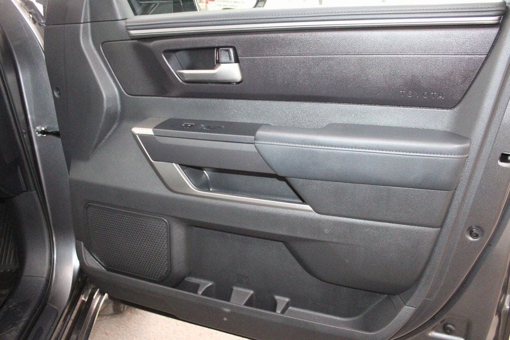 2025 Toyota TUNDRA 4X4 SR5