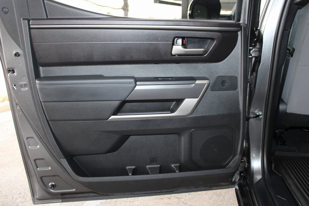 2025 Toyota TUNDRA 4X4 SR5