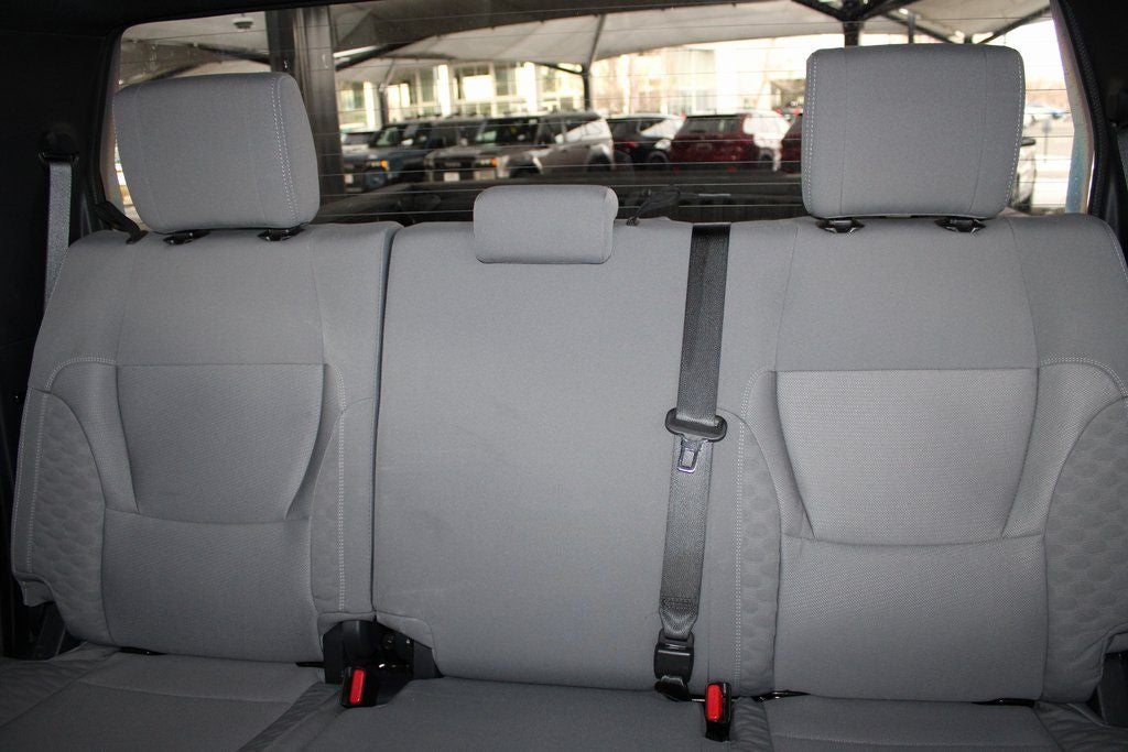 2025 Toyota TUNDRA 4X4 SR5