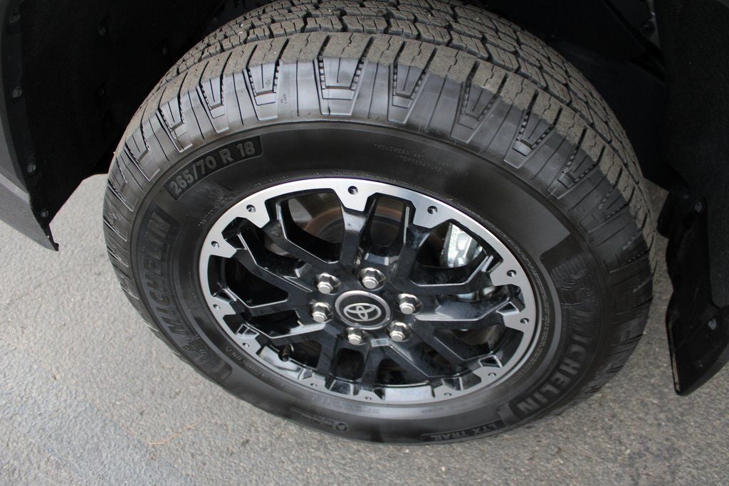 2025 Toyota TUNDRA 4X4 SR5