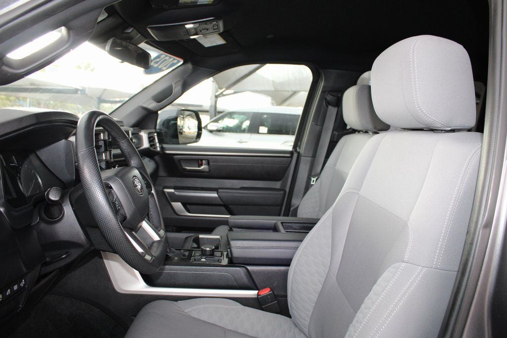 2025 Toyota TUNDRA 4X4 SR5