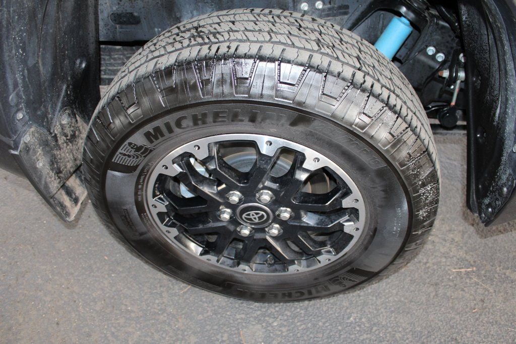 2025 Toyota TUNDRA 4X4 SR5