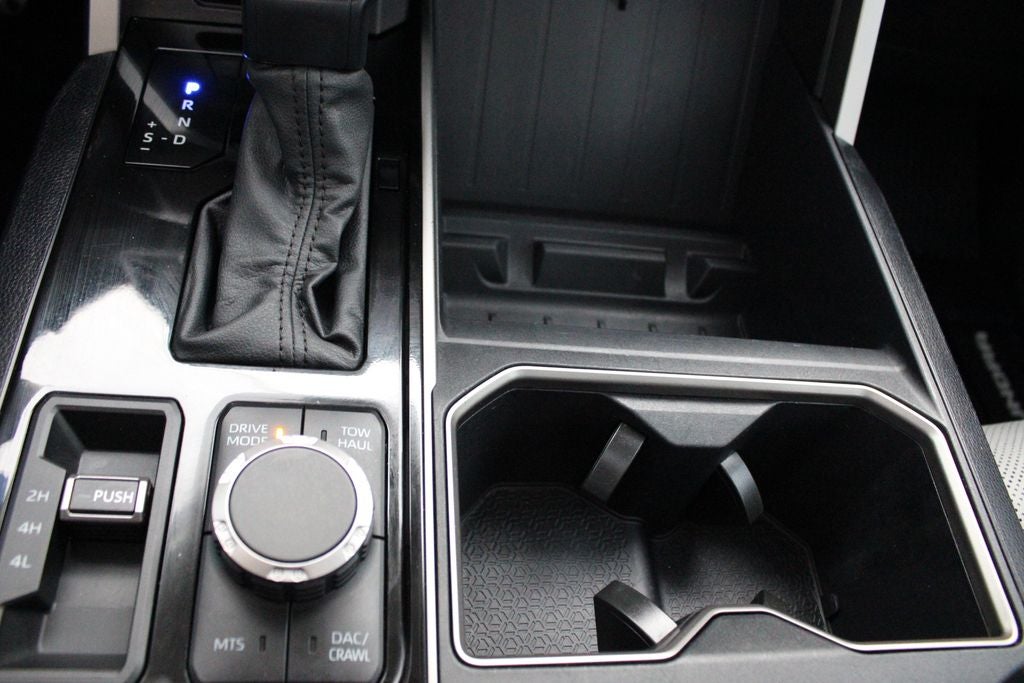 2022 Toyota TUNDRA 4X4 SR5