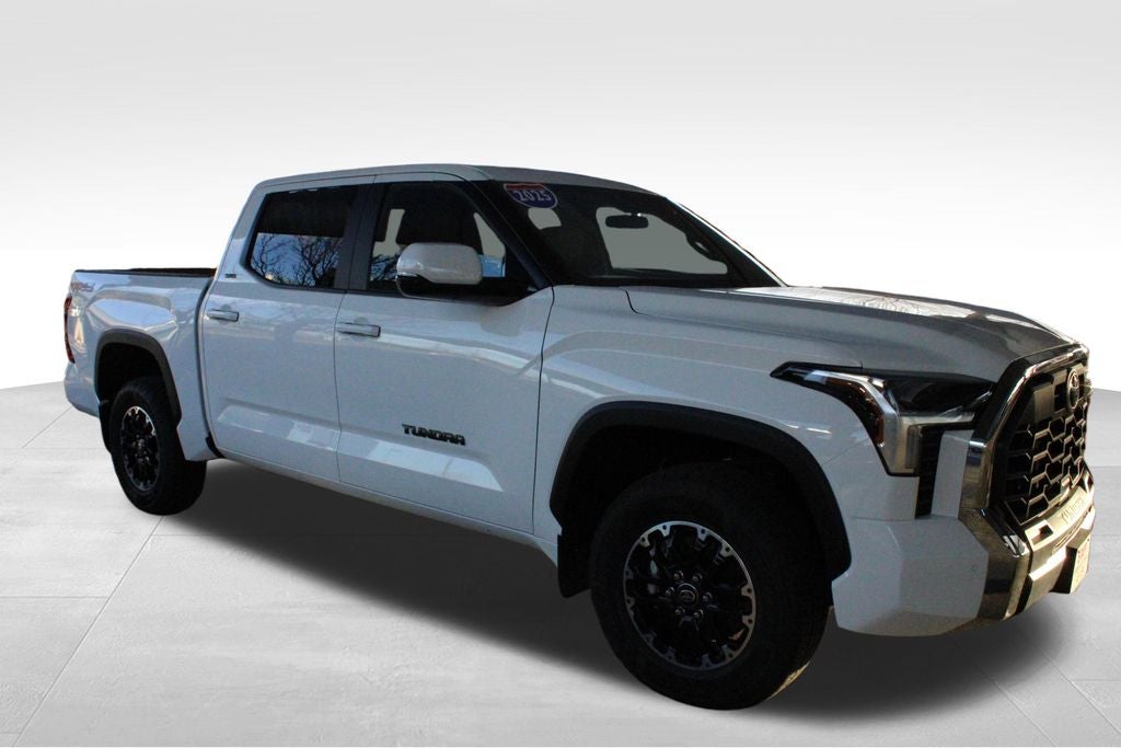 2025 Toyota TUNDRA 4X4 SR5