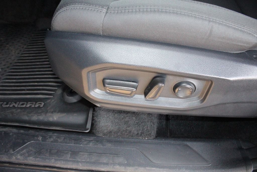 2025 Toyota TUNDRA 4X4 SR5