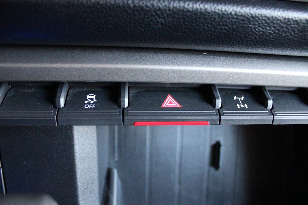 2025 Toyota TUNDRA 4X4 SR5