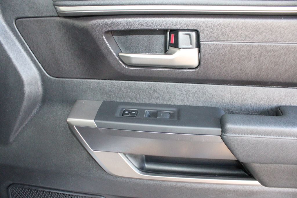 2025 Toyota TUNDRA 4X4 SR5