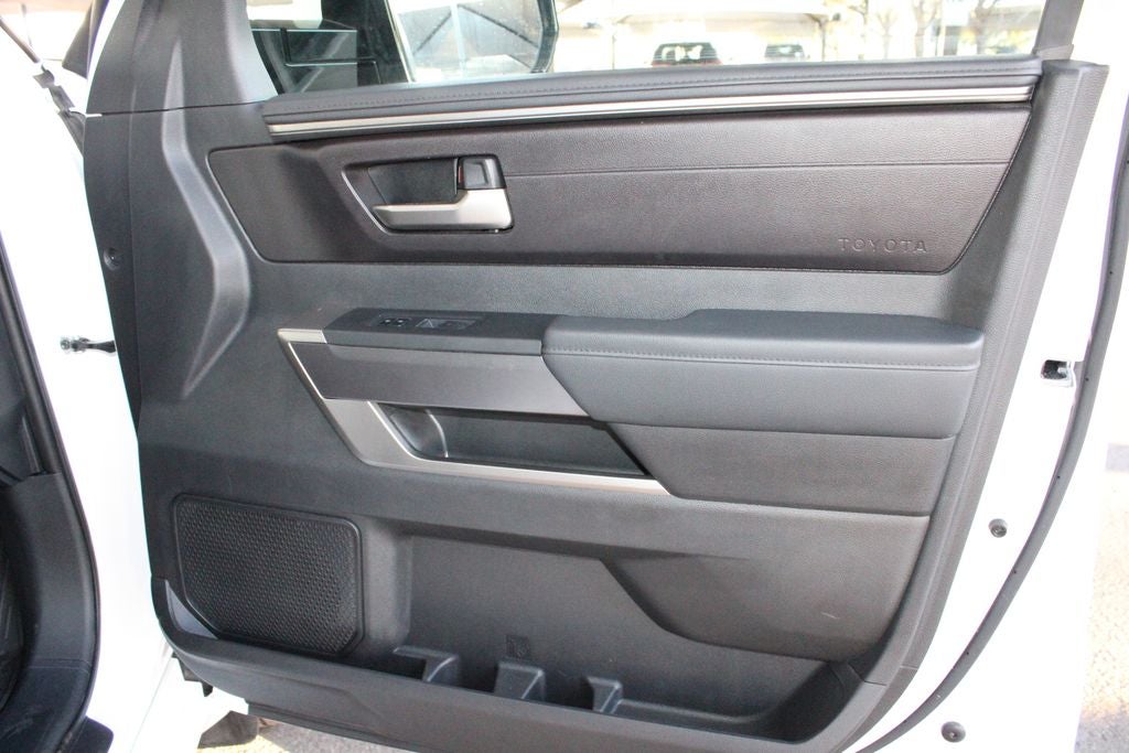 2025 Toyota TUNDRA 4X4 SR5