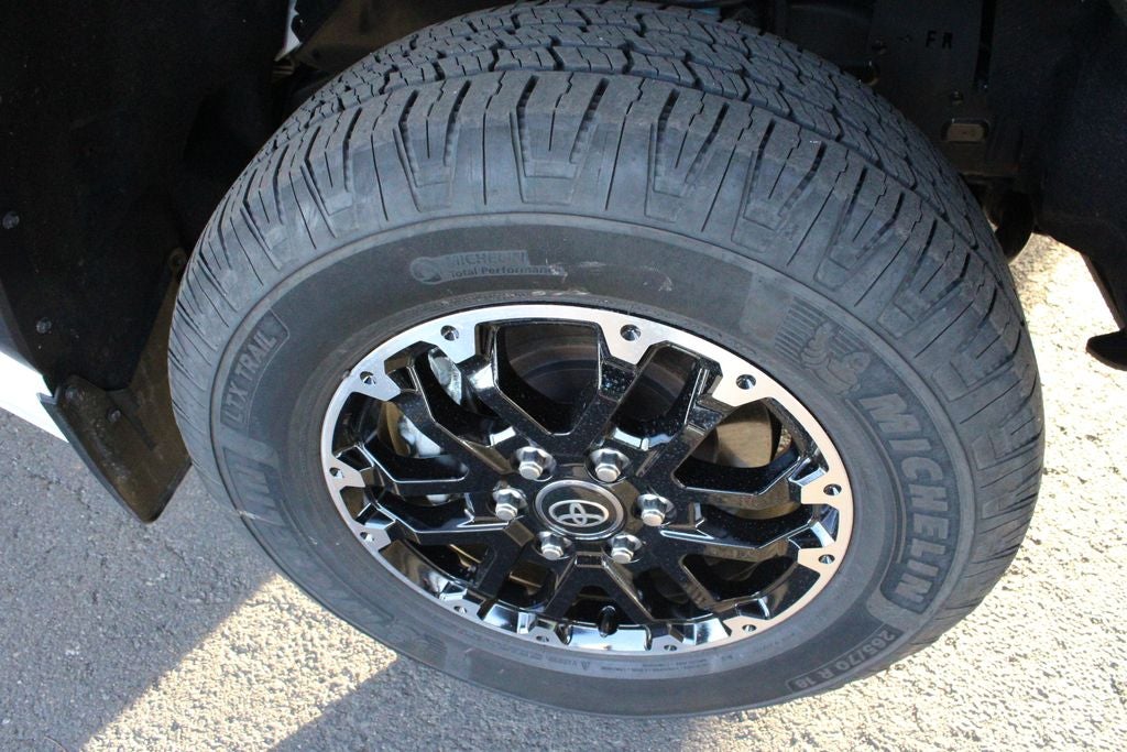 2025 Toyota TUNDRA 4X4 SR5