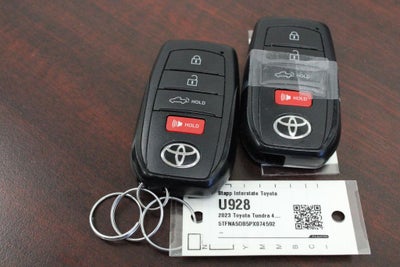 2023 Toyota TUNDRA 4X4 Platinum